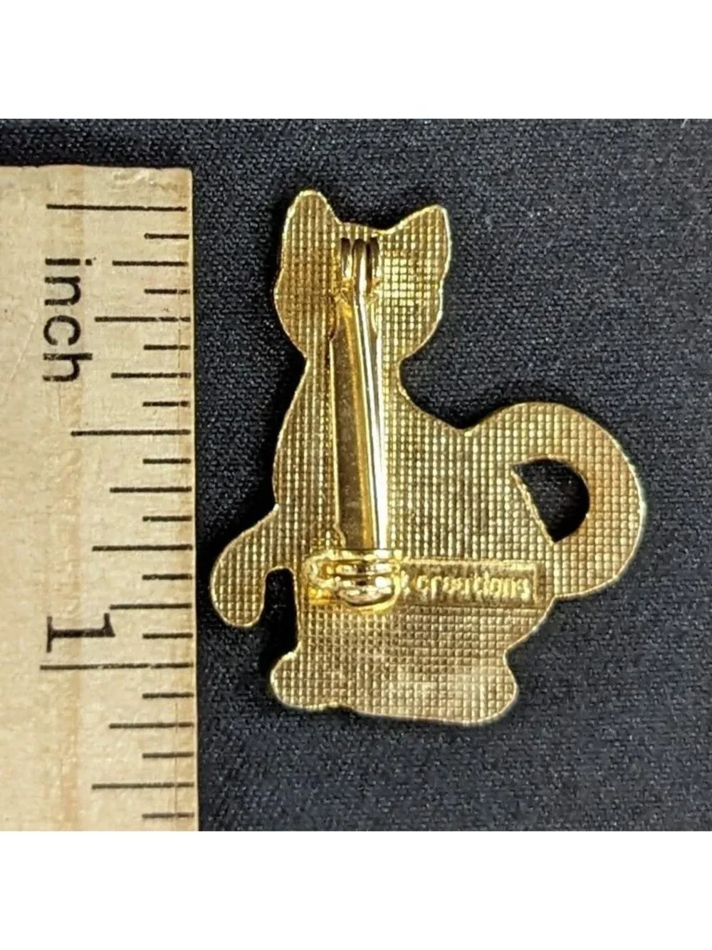 Black & White Cat Enamel Pin Gold Tone Back Signed Gift Creations Vintage Jewelr